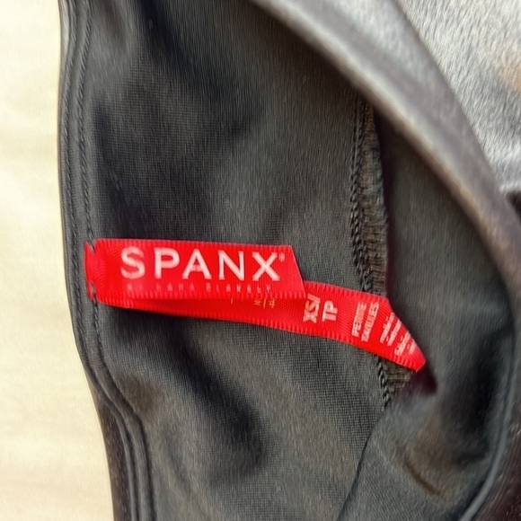 SPANX FAUX LEATHER BLACK LEGGINGS SZ XS - Picture 6 of 7